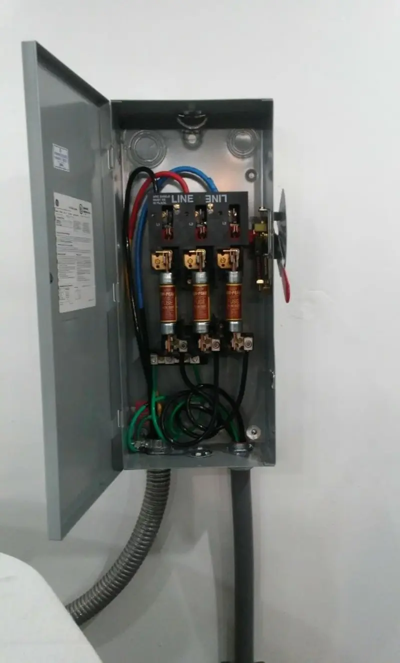 Three-phase disconnect switch installed for Smoke Detector Installation in Wolfforth